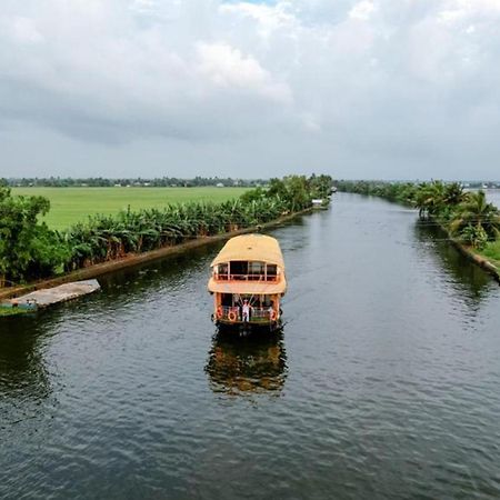 Vaishnav Tours Alappuzha Exterior foto