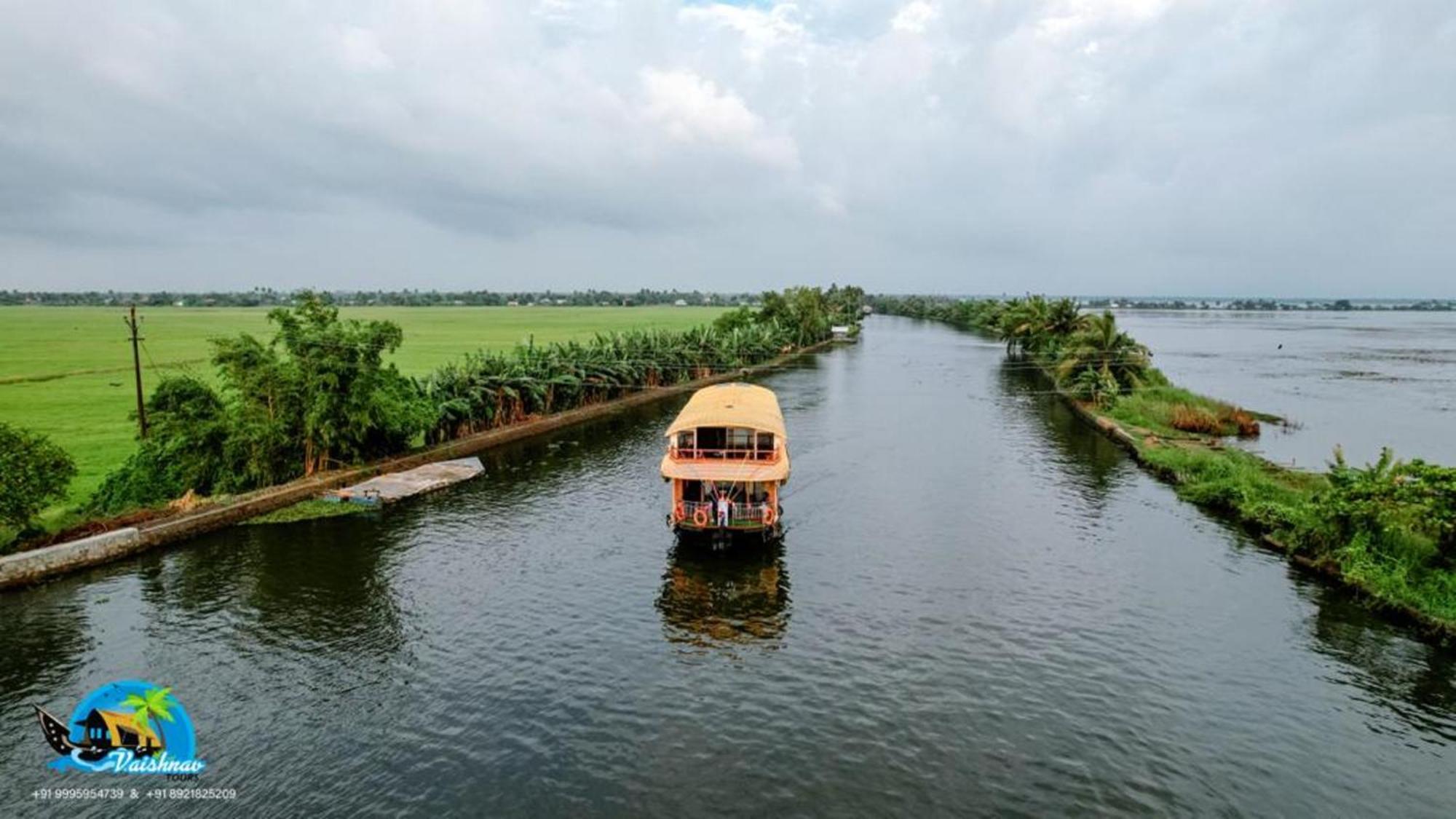 Vaishnav Tours Alappuzha Exterior foto
