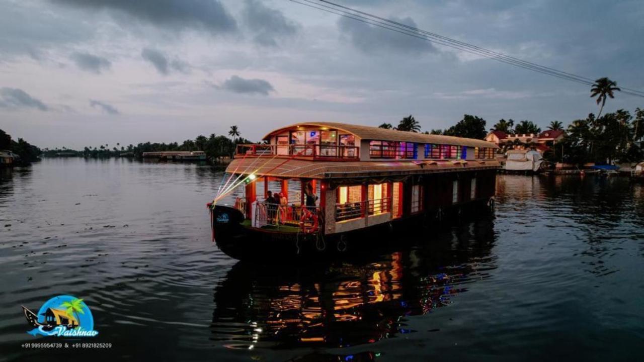 Vaishnav Tours Alappuzha Exterior foto