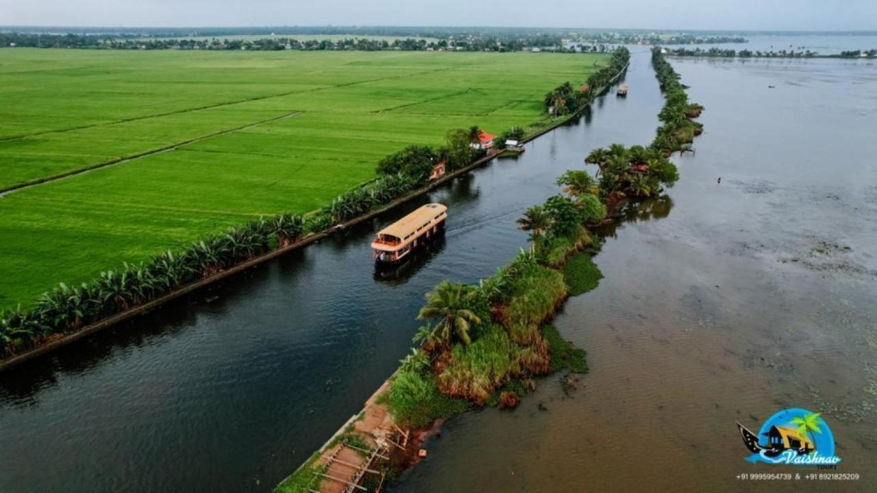 Vaishnav Tours Alappuzha Exterior foto