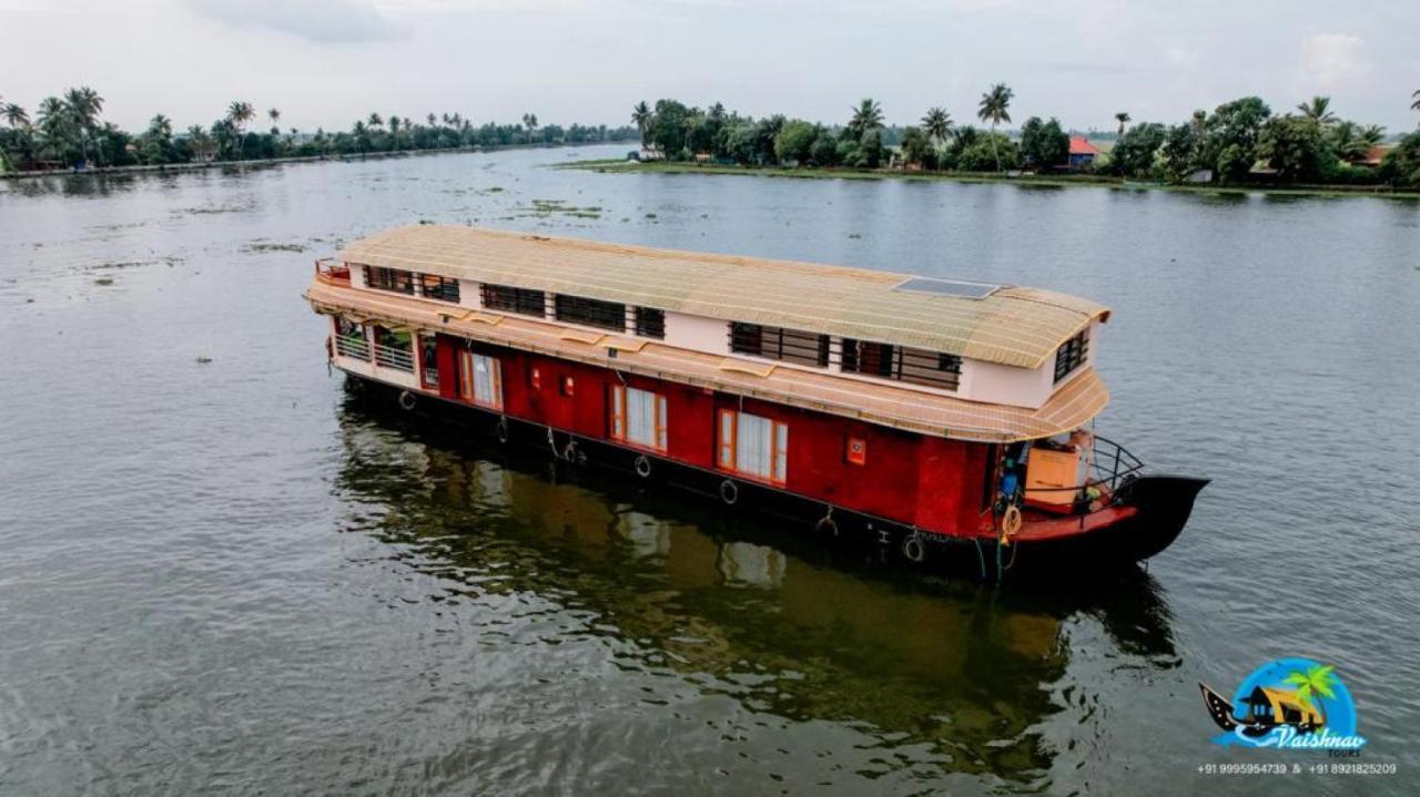 Vaishnav Tours Alappuzha Exterior foto