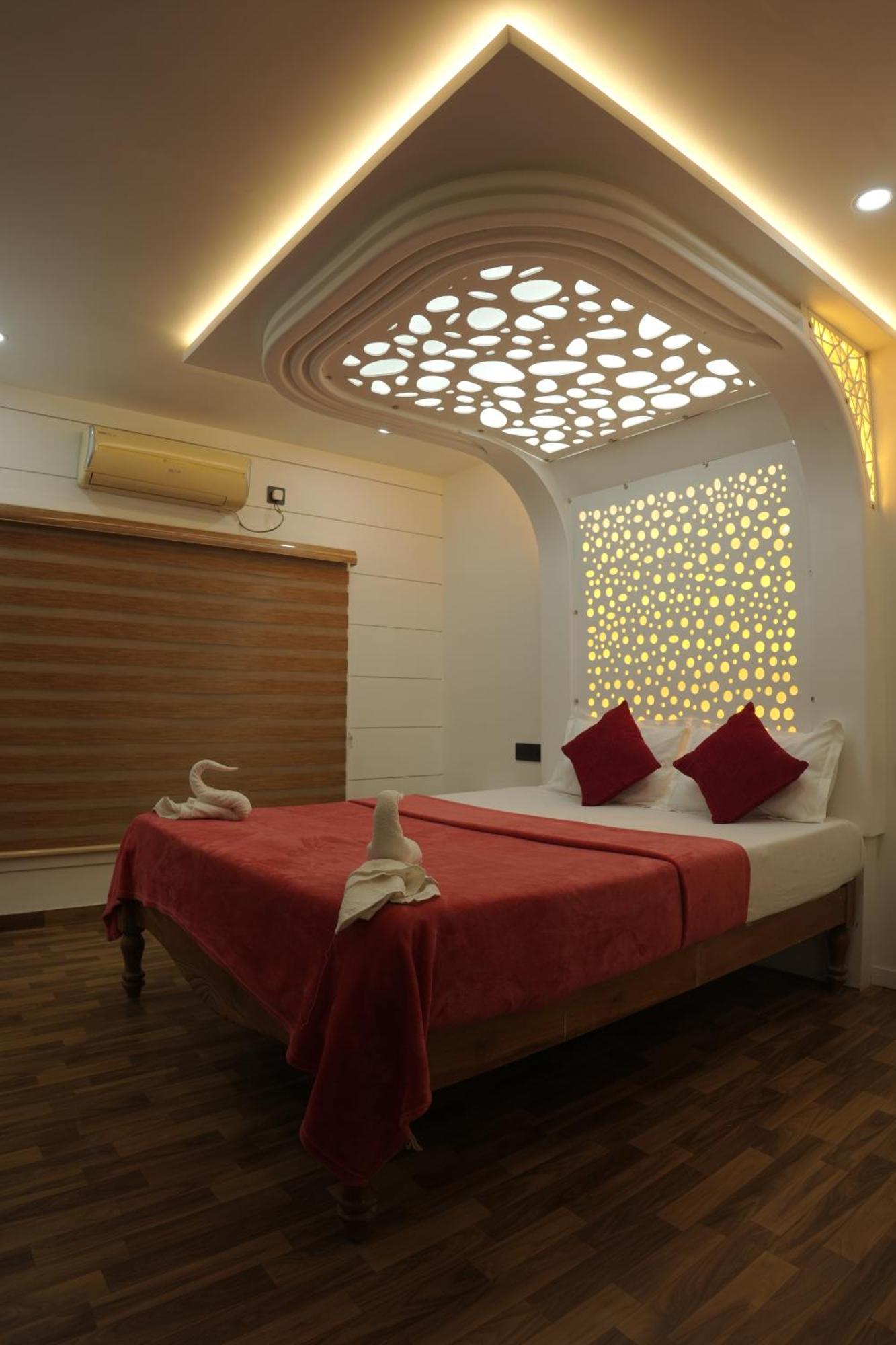Vaishnav Tours Alappuzha Exterior foto