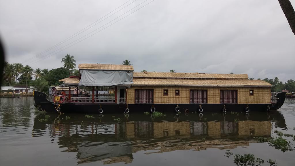 Vaishnav Tours Alappuzha Exterior foto