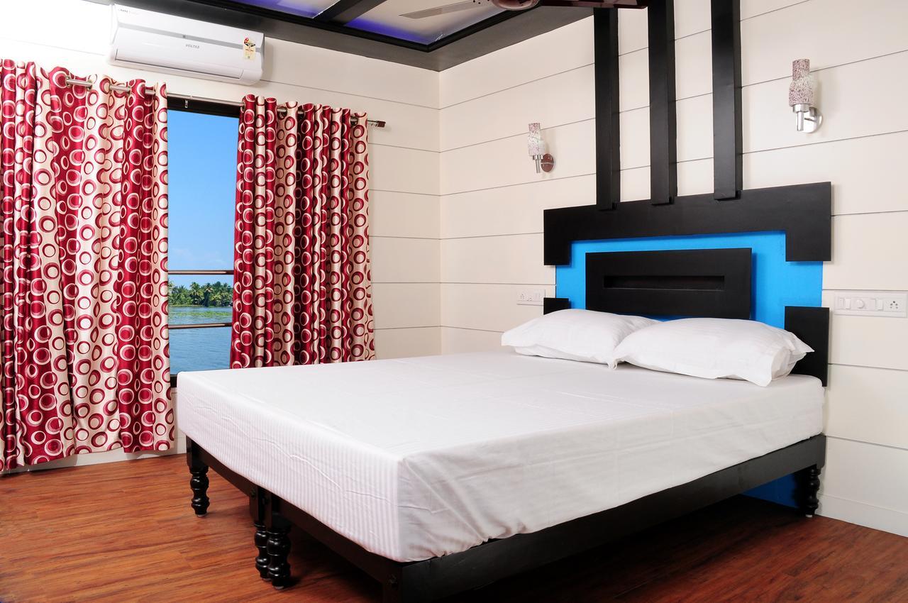 Vaishnav Tours Alappuzha Exterior foto