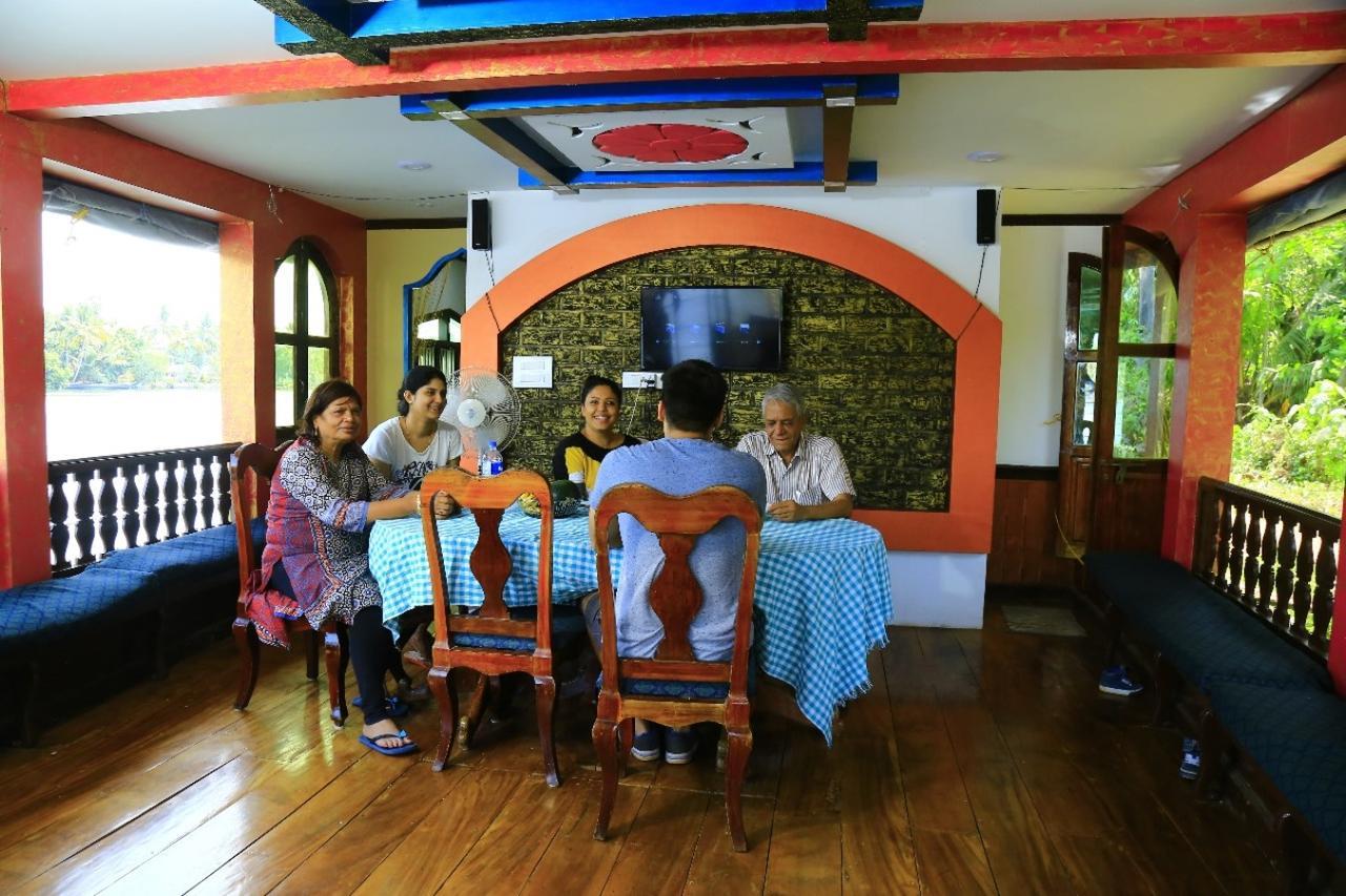 Vaishnav Tours Alappuzha Exterior foto