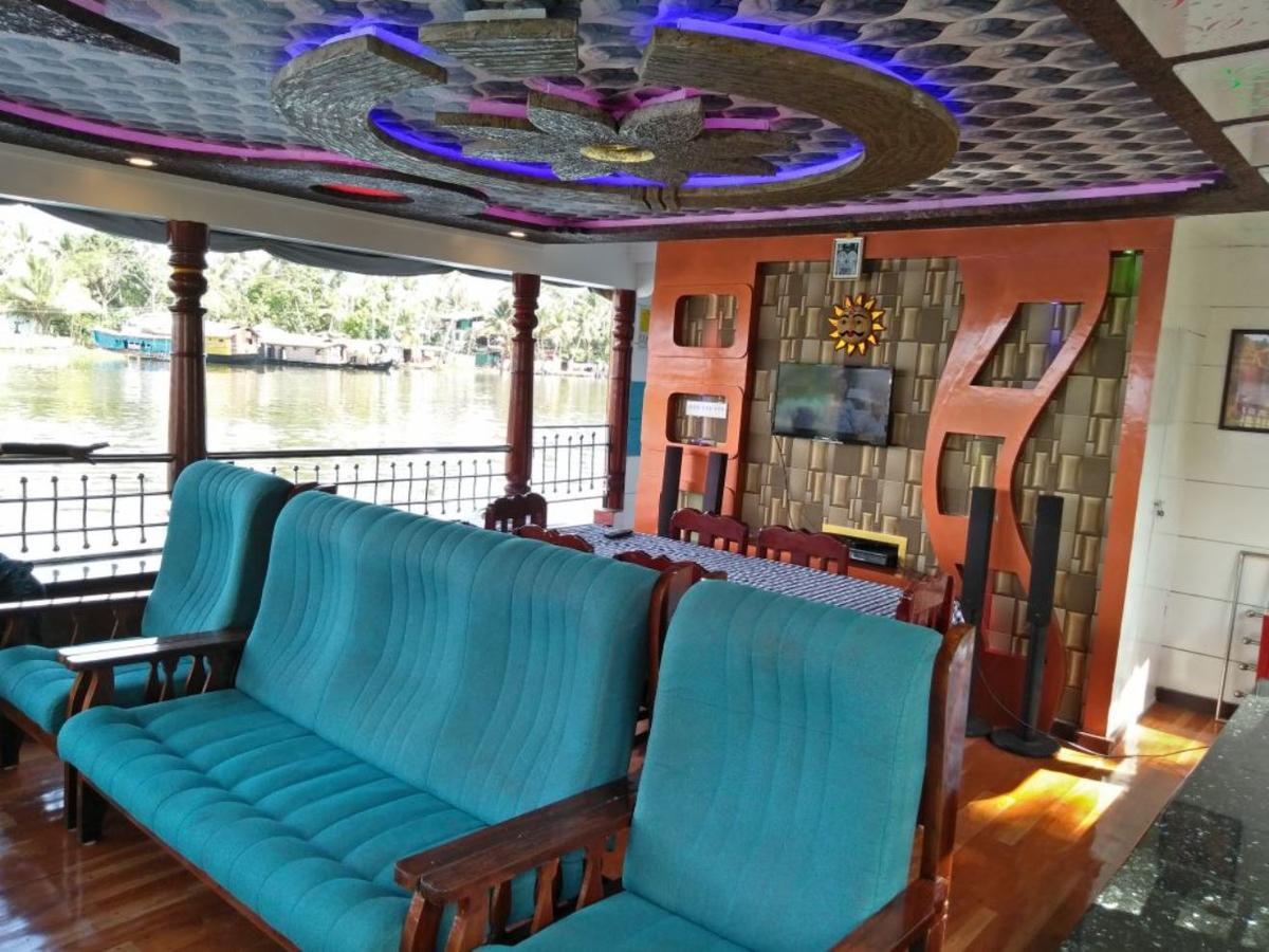 Vaishnav Tours Alappuzha Exterior foto