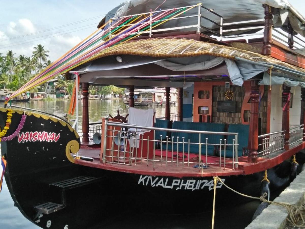 Vaishnav Tours Alappuzha Exterior foto
