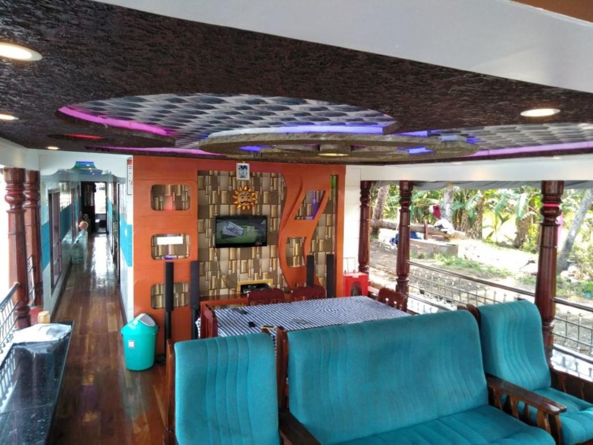 Vaishnav Tours Alappuzha Exterior foto
