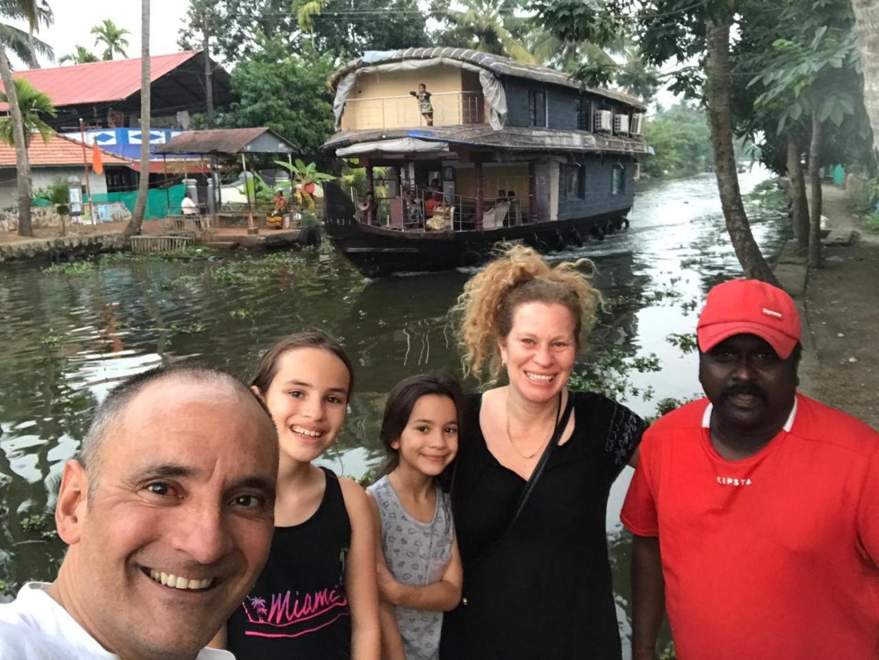 Vaishnav Tours Alappuzha Exterior foto